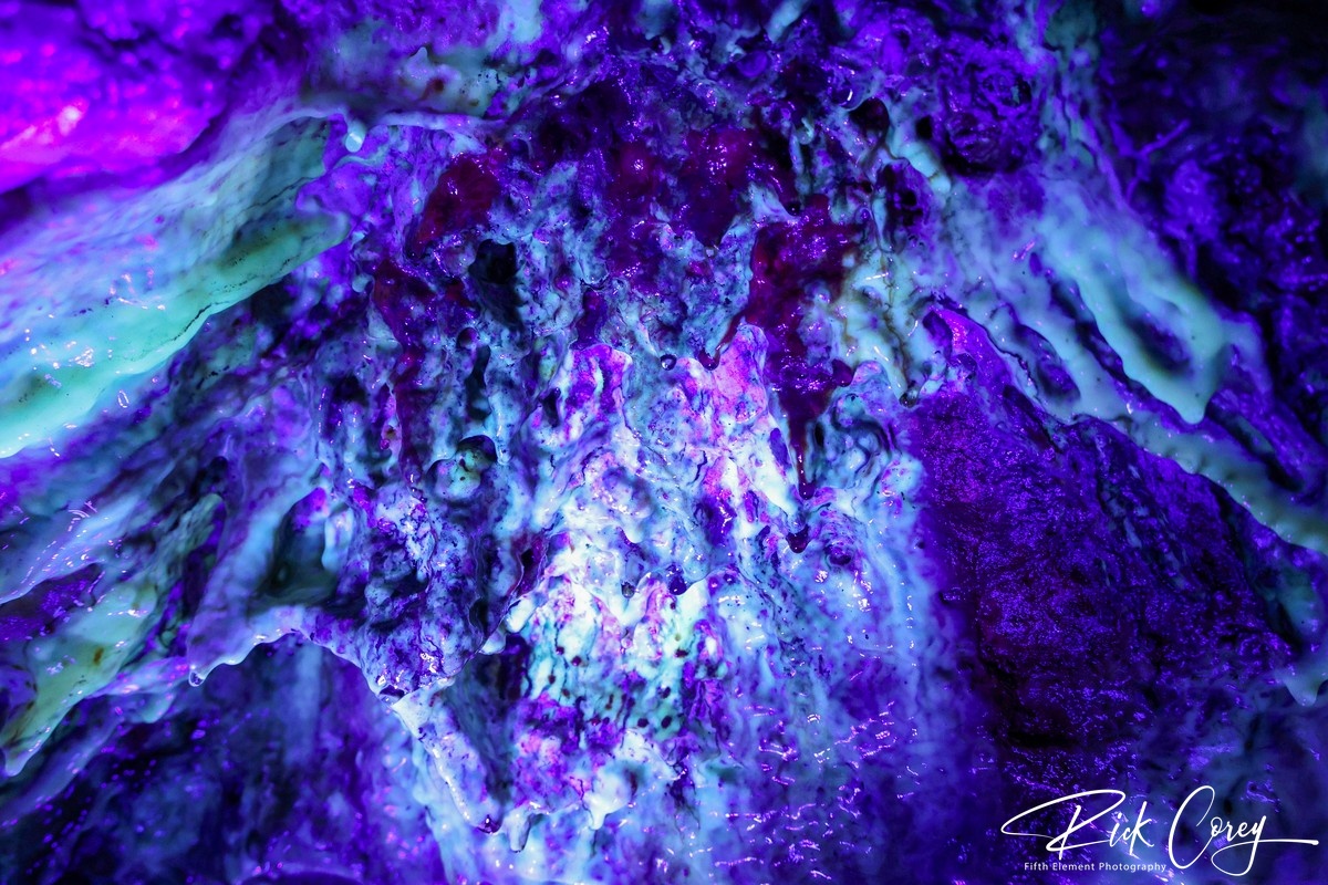 Subterranean Glow: Cave of the Mounds UV