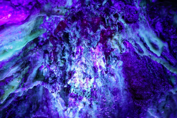 Subterranean Glow: Cave of the Mounds UV